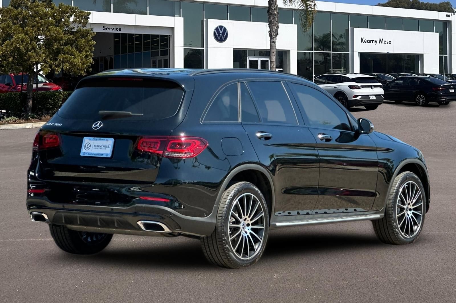 Used 2022 Black Mercedes-Benz GLC 300 image 4