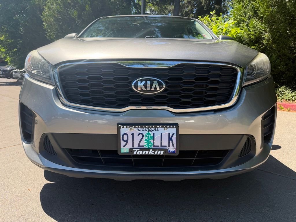 Used 2019 Titanium Silver Kia LX image 9