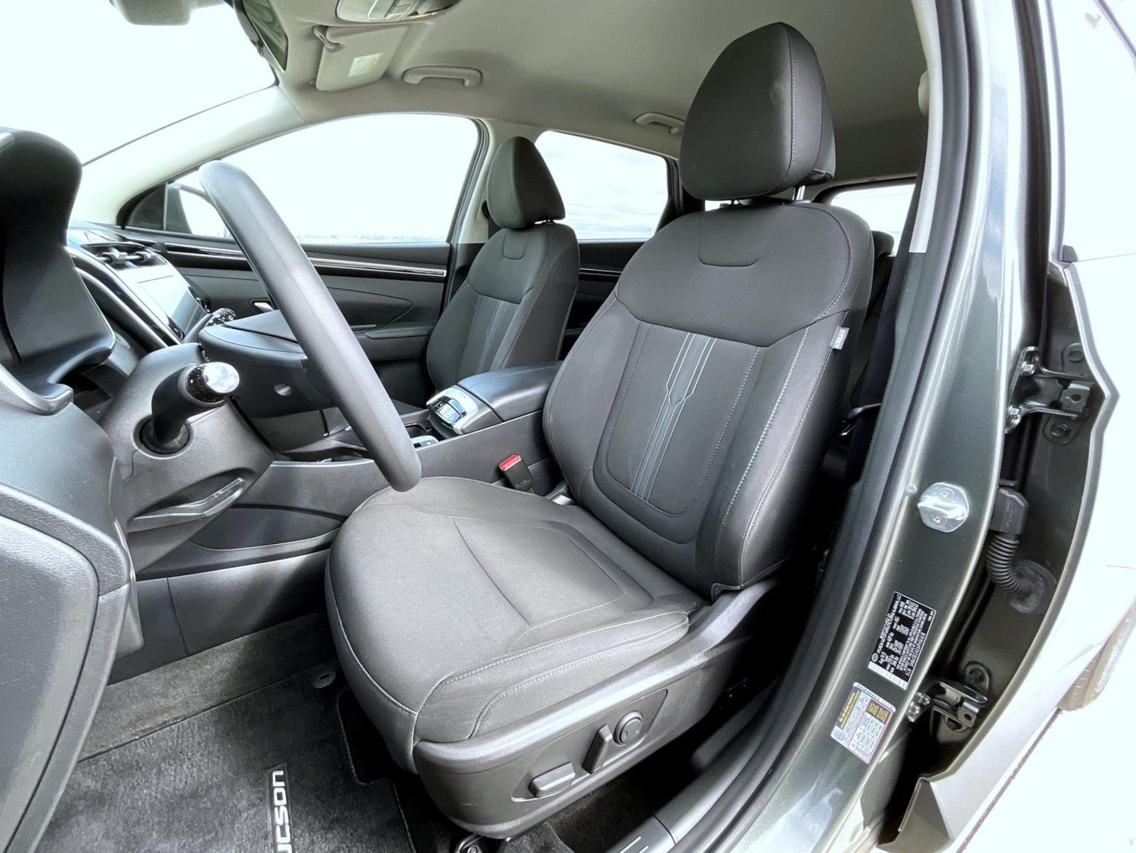 Used 2023 Gray Hyundai SEL image 9
