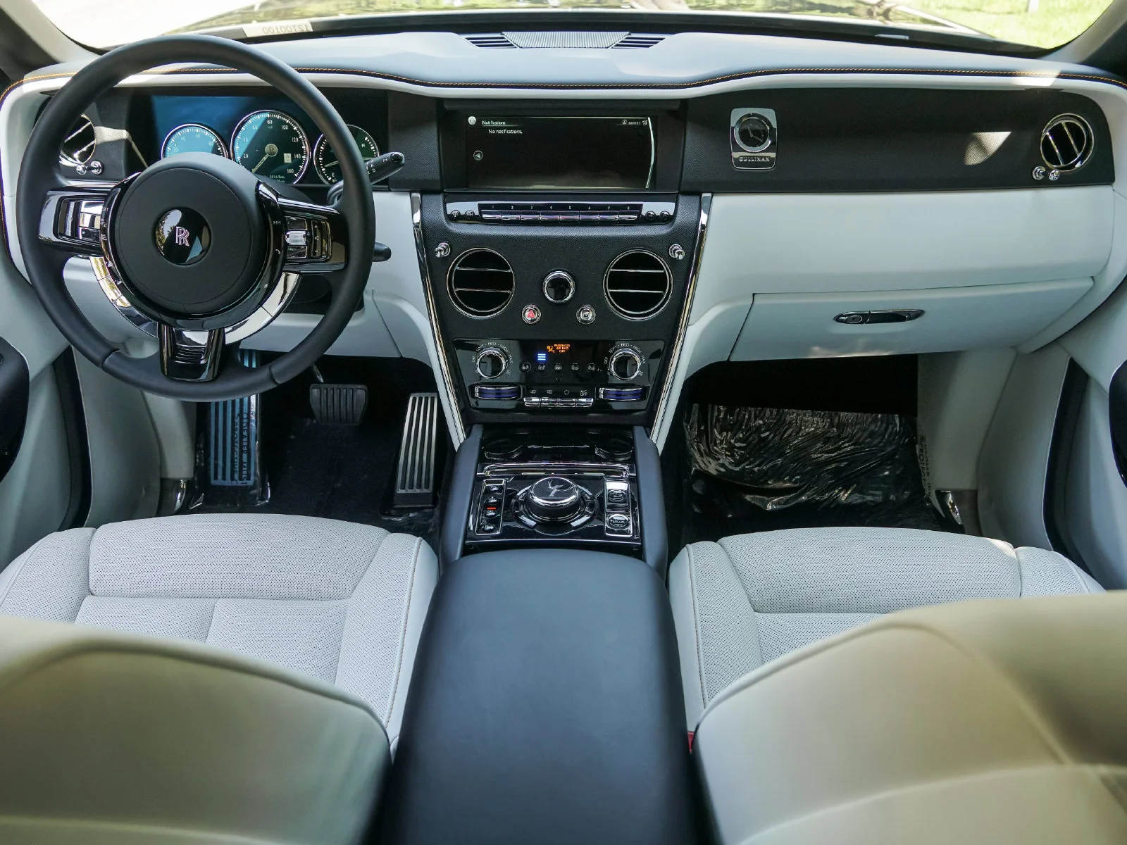 Certified Used 2024 Black Diamond Rolls-Royce  image 12