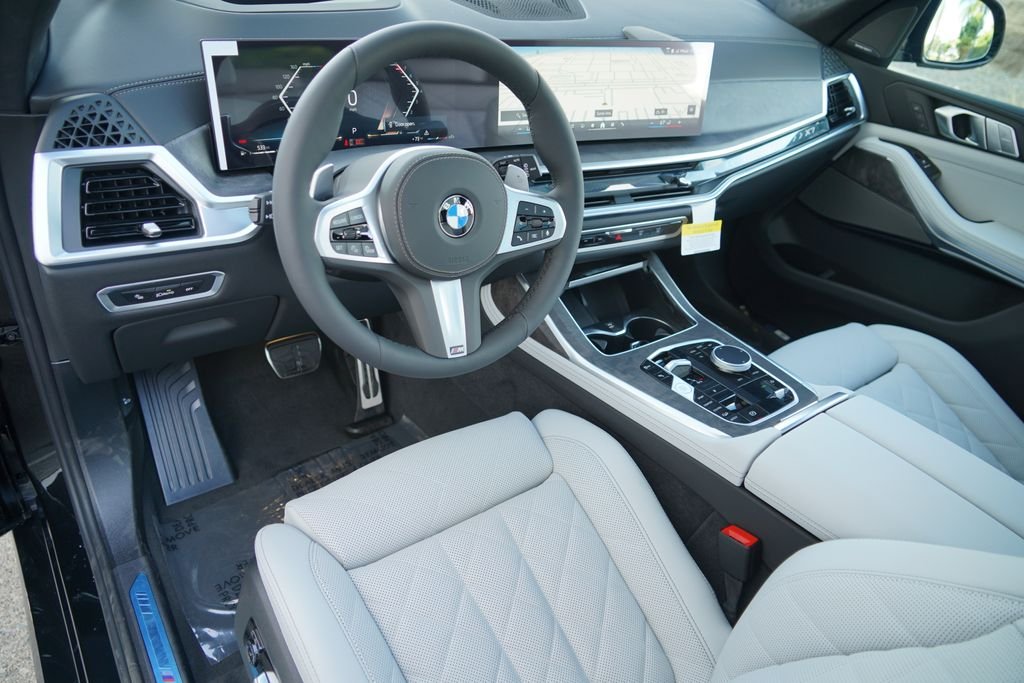 New 2027 Black Sapphire Metallic BMW xDrive40i image 15
