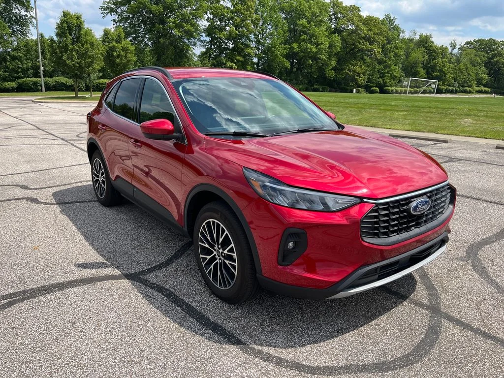 Used 2025 Red Ford Base image 7
