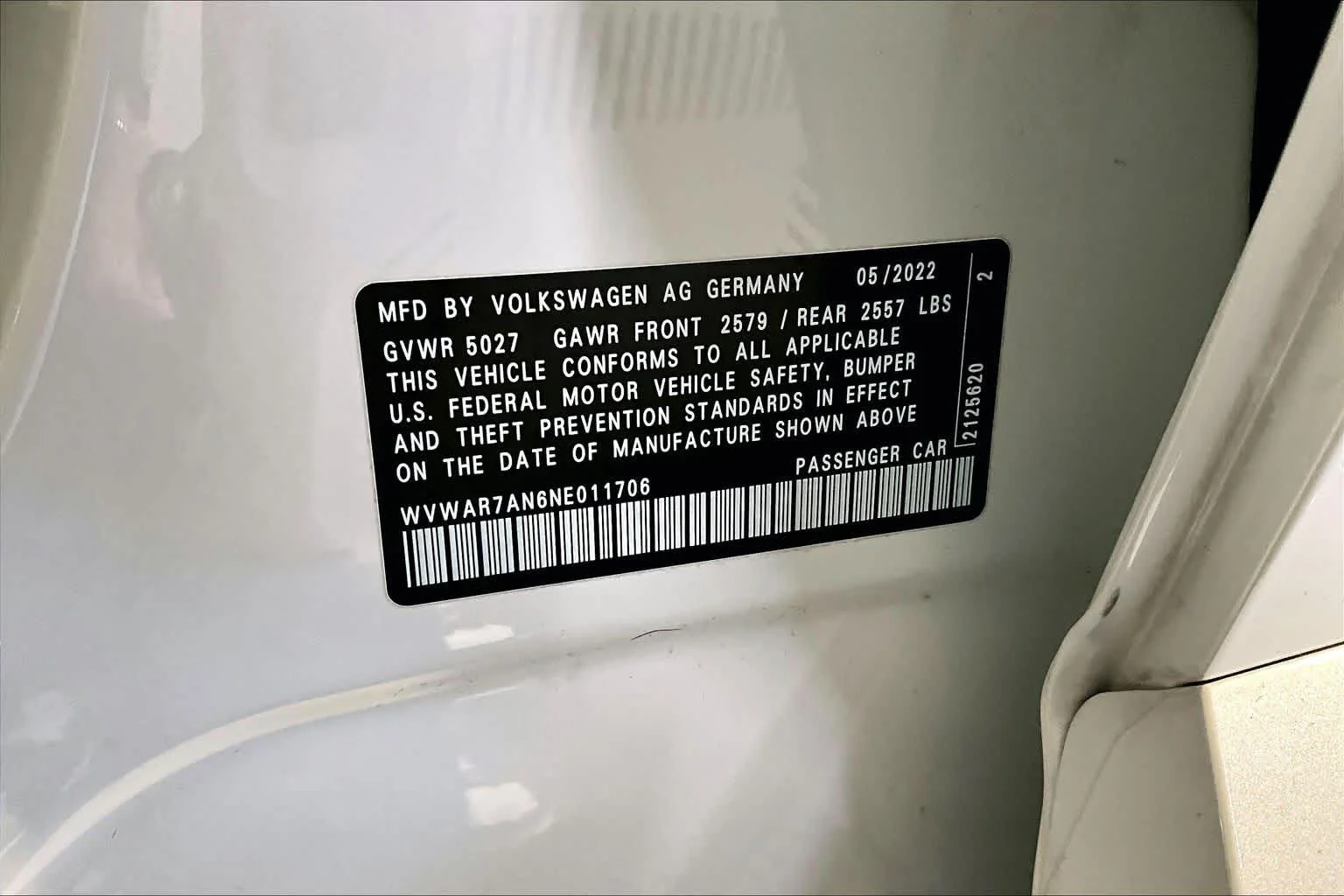 Used 2022 Oryx White Pearl Volkswagen SEL R-Line image 34