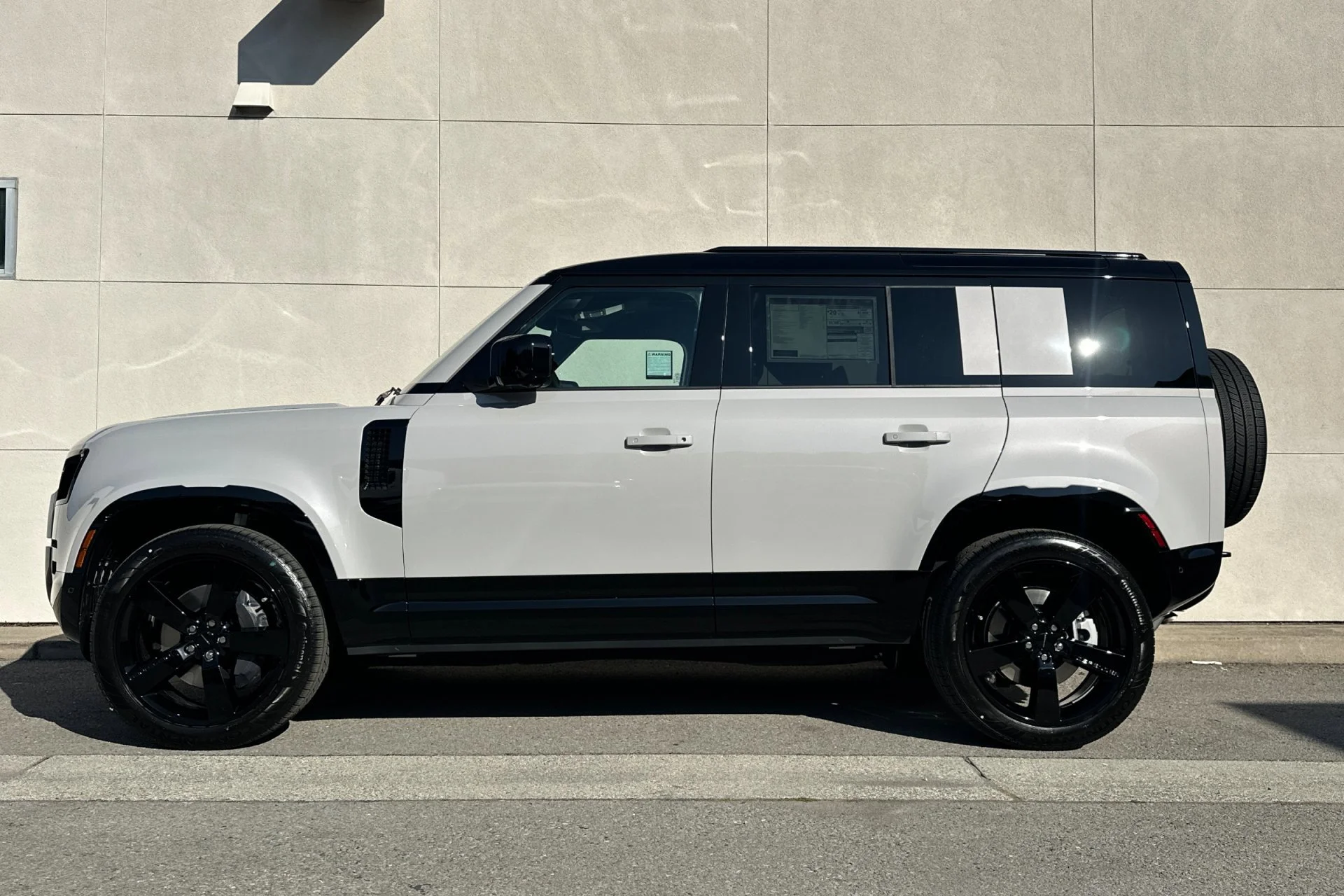 New 2026 BORASCO GREY Land Rover X-Dynamic SE image 5