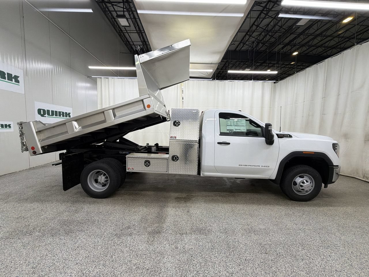 2026 GMC Sierra 3500 Chassis Cab Pro - Photo 20