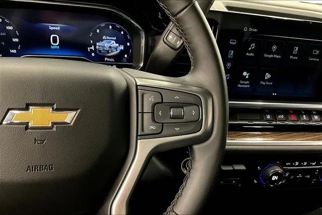 Used 2025 Summit White Chevrolet LT image 28