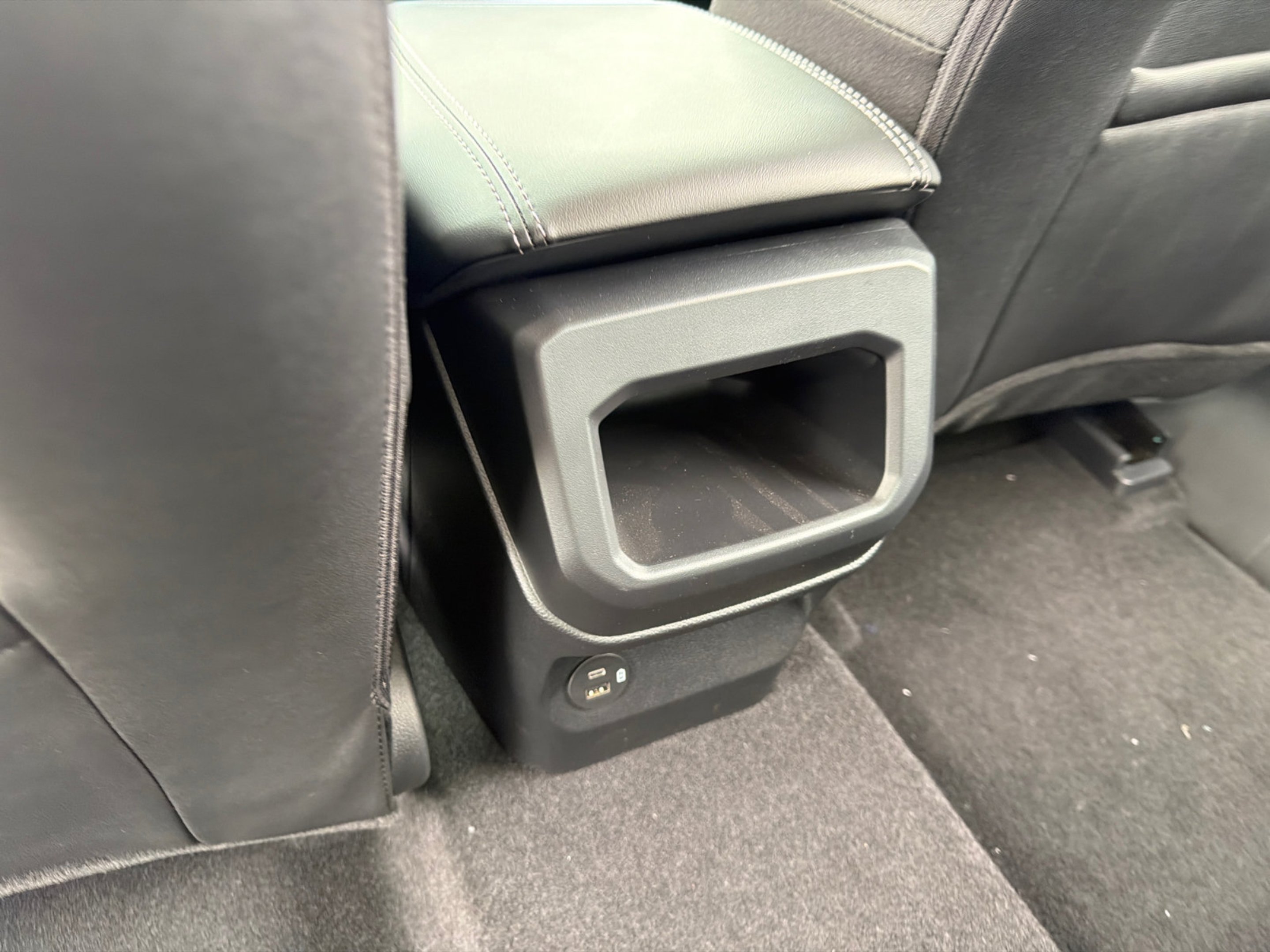 New 2026 Carbonized Gray Metallic Ford Lariat® image 11