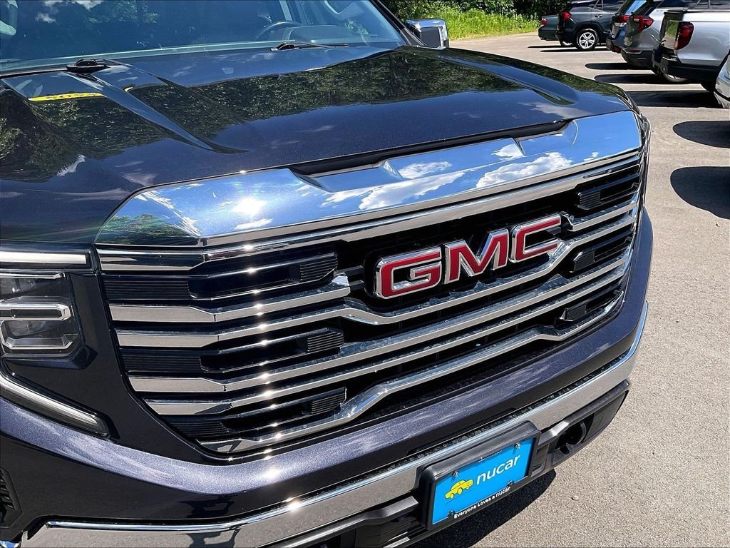 Used 2022 Silver GMC SLT image 30