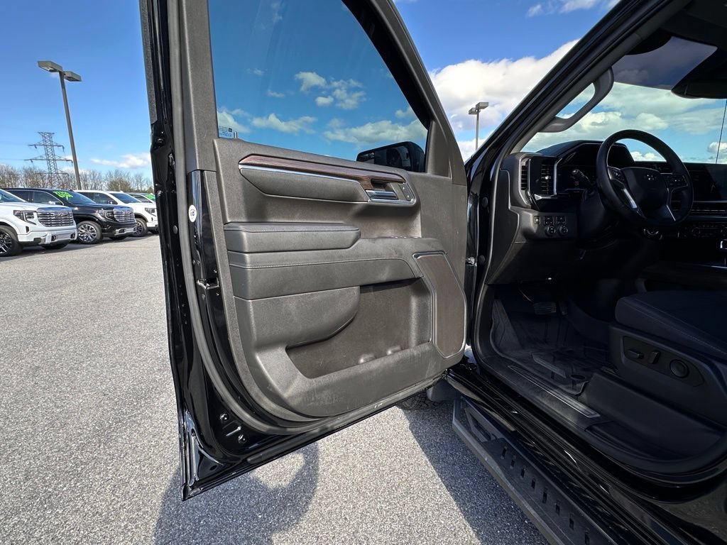 Used 2023 Black Chevrolet RST image 24