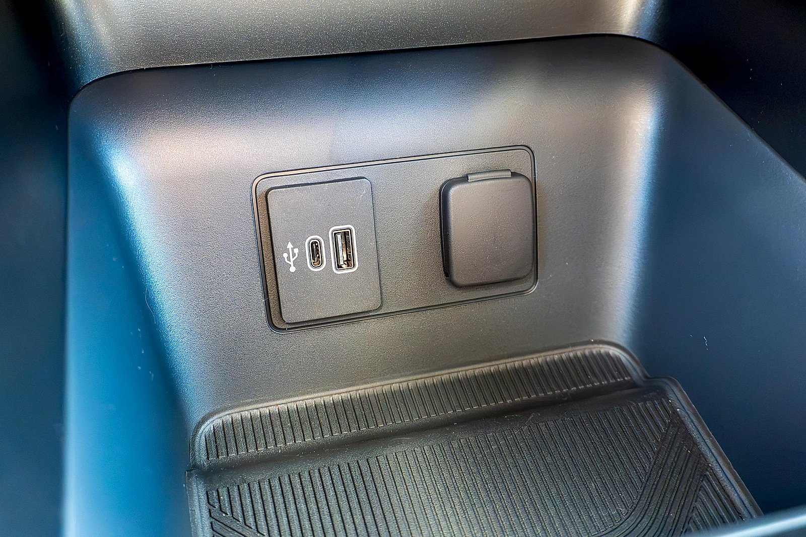 New 2026 Space White Metallic Ford Active image 28
