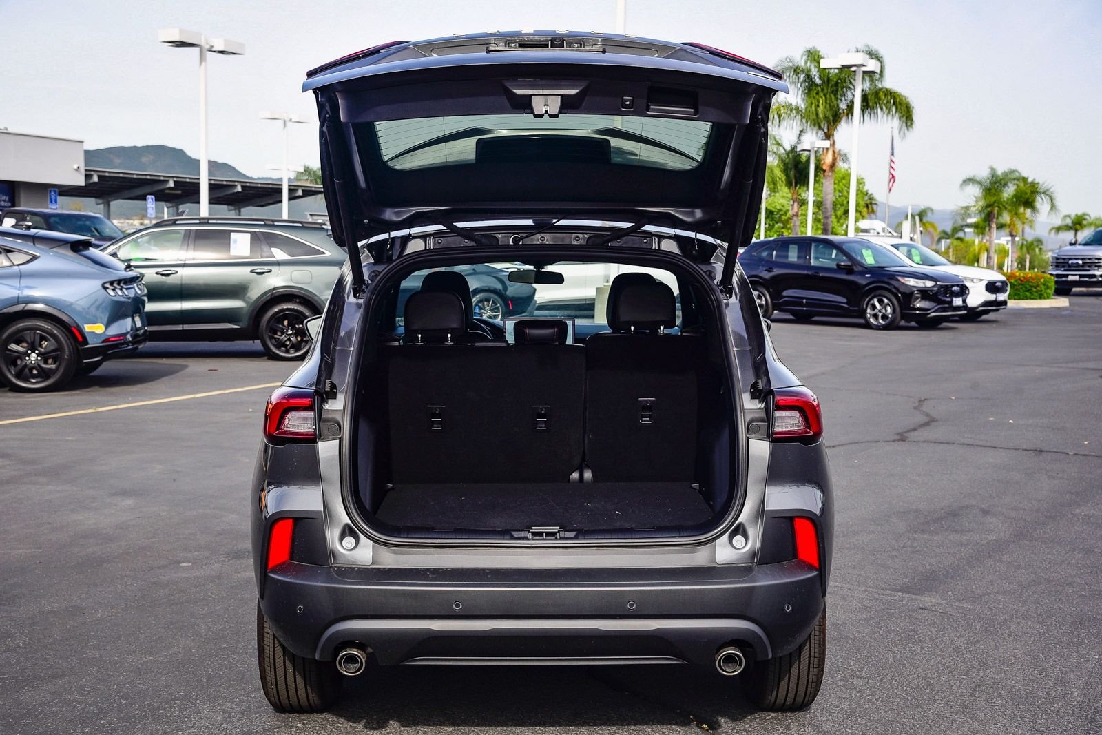 Used 2025 Gray Ford ST-Line image 26