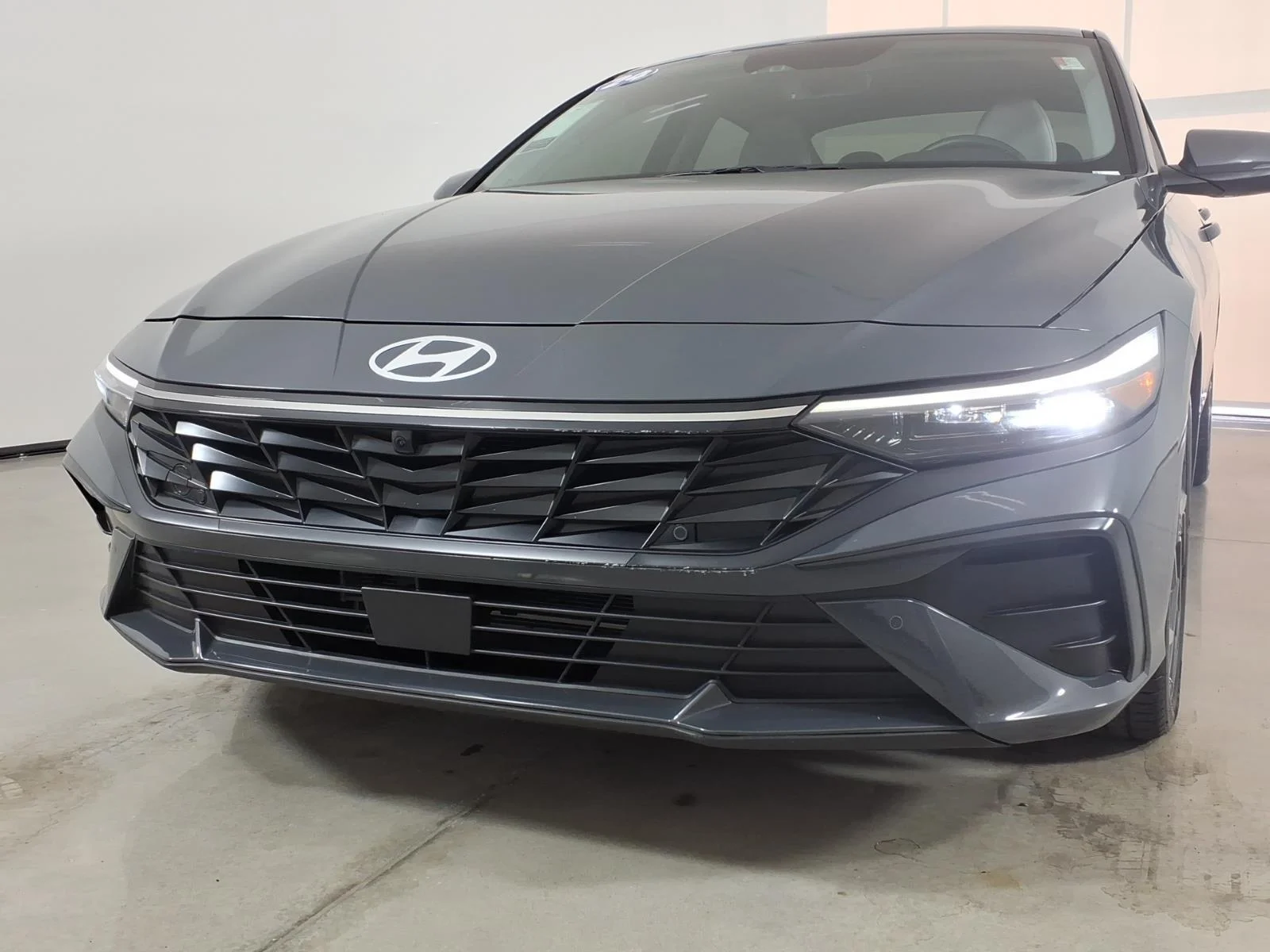 Used 2024 Ecotronic Gray Hyundai Limited image 18