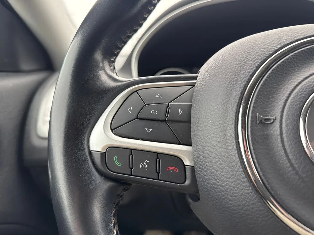 Used 2020 Gray Jeep Latitude image 13