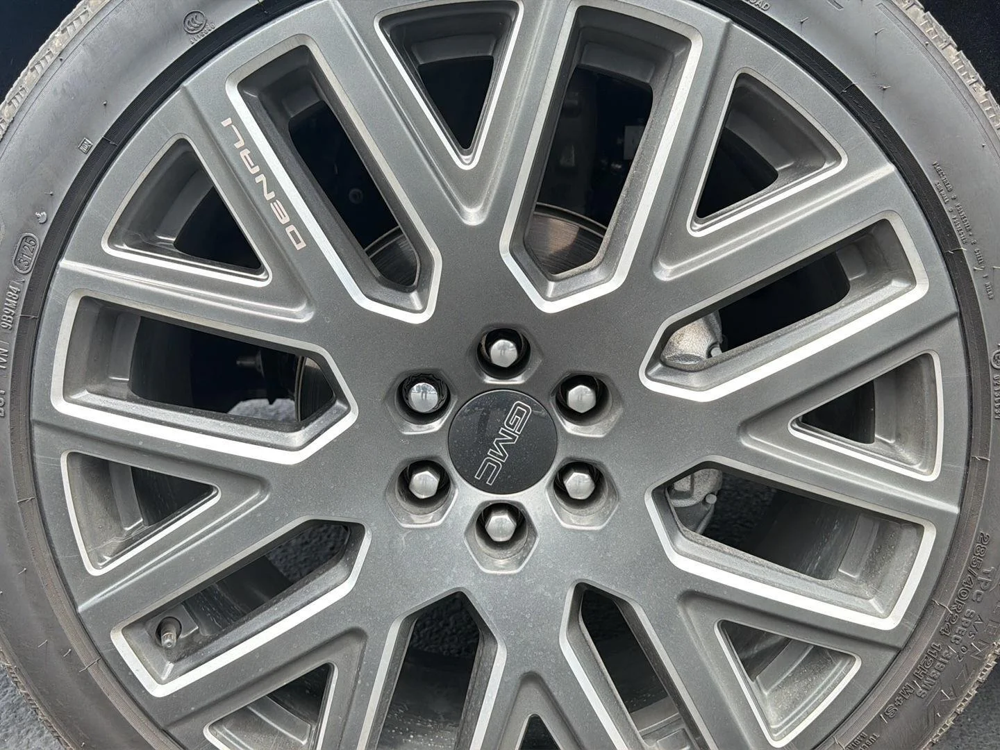 Used 2025 Sterling Metallic GMC Denali Ultimate image 4