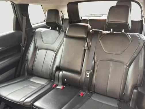 Used 2022 Red INFINITI LUXE image 13