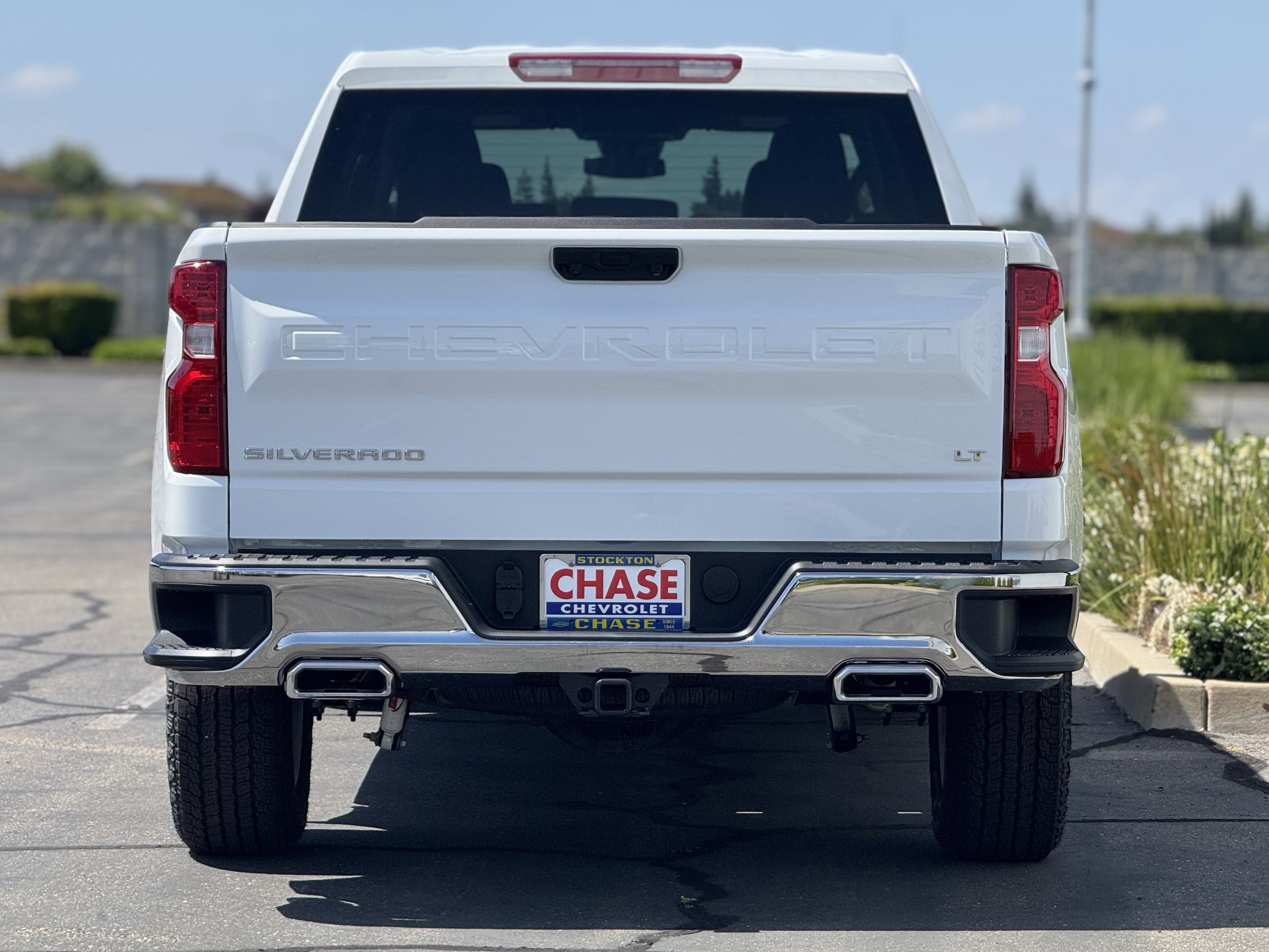 Used 2026 Summit White Chevrolet LT image 6
