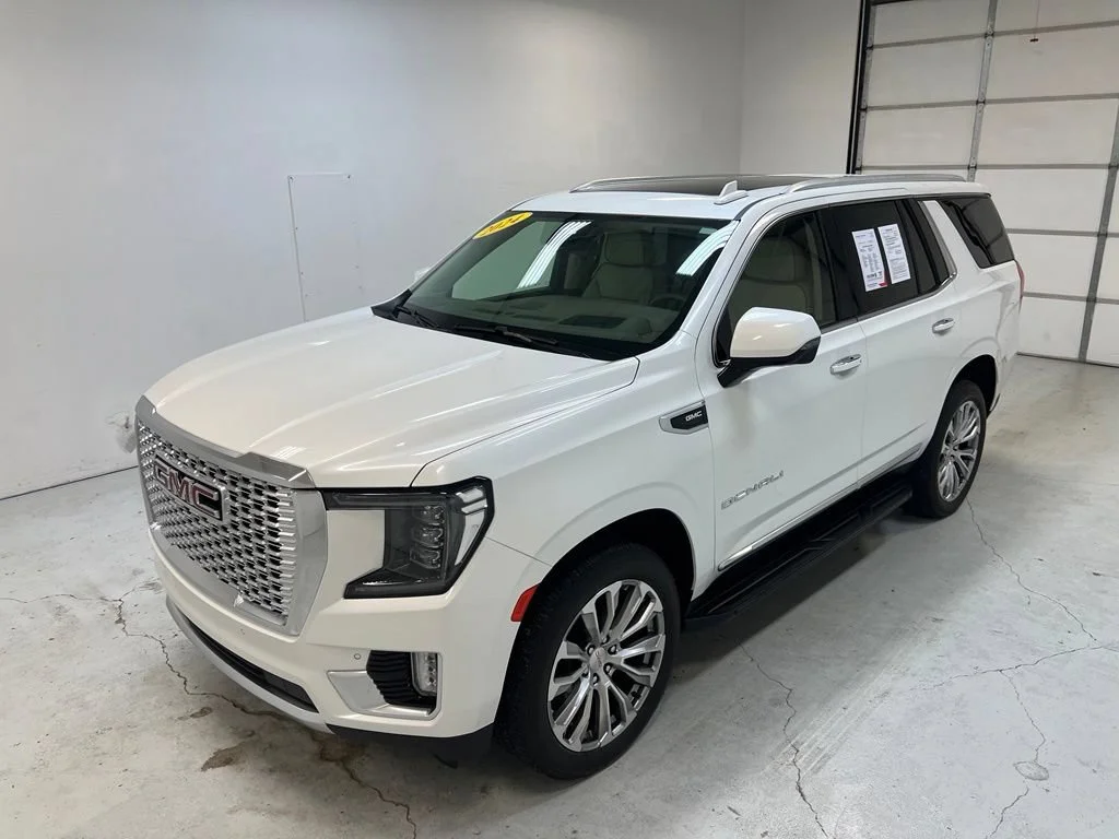 Used 2024 White Frost Tricoat GMC Denali image 6