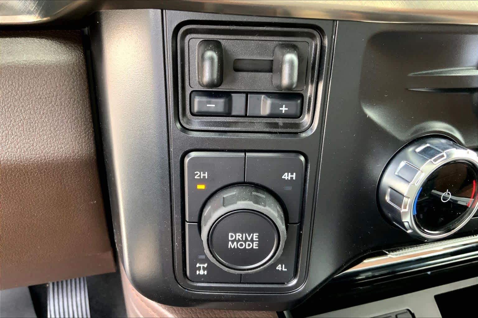 New 2026 Glacier Gray Metallic Tri-Coat Ford F-250® King Ranch® image 16
