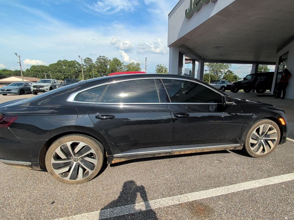 Used 2022 Black Volkswagen 2.0T SEL R-Line image 4