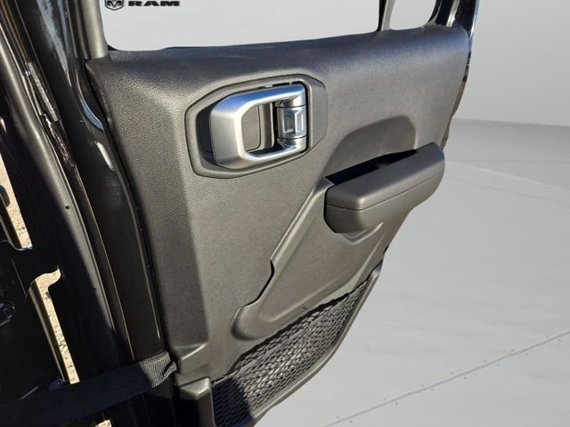 New 2026 Black Clear-Coat Exterior Paint Jeep Rubicon image 27