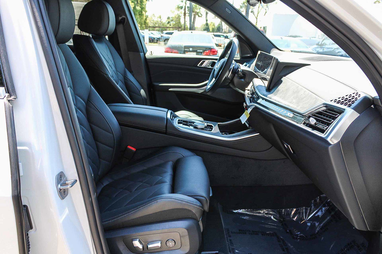 New 2026 Alpine White BMW sDrive40i image 16