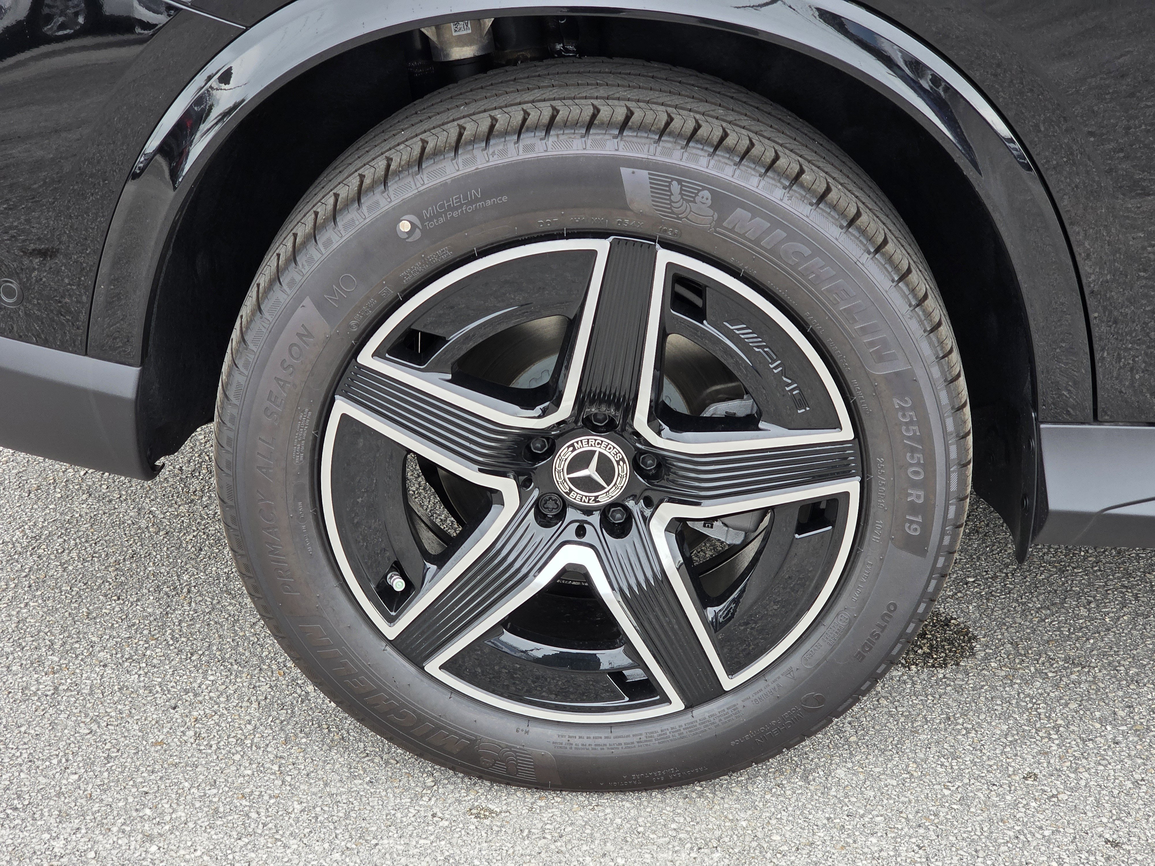 New 2026 Black Mercedes-Benz GLC 300 image 32