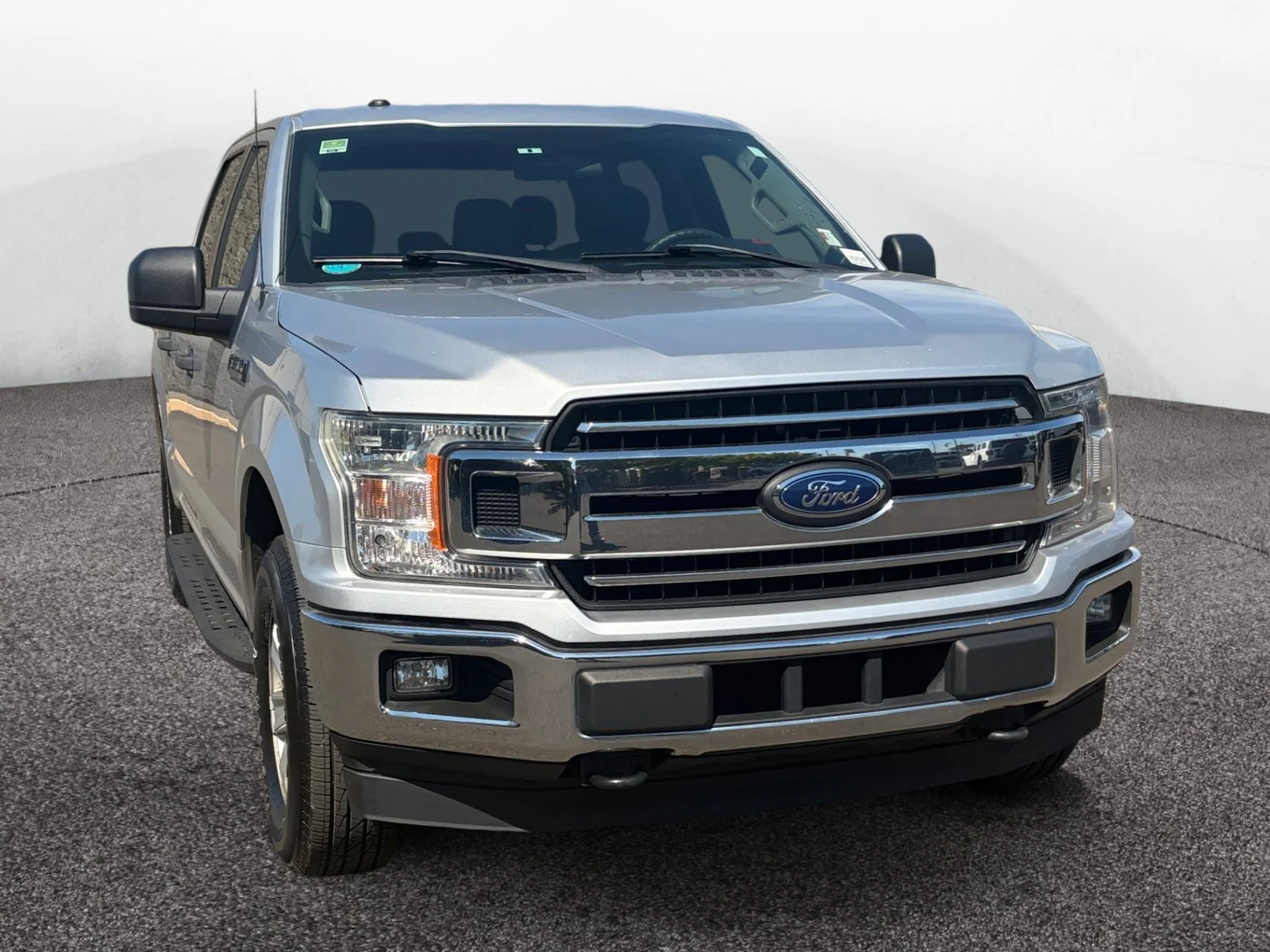 Used 2018 Silver Ford XLT image 7