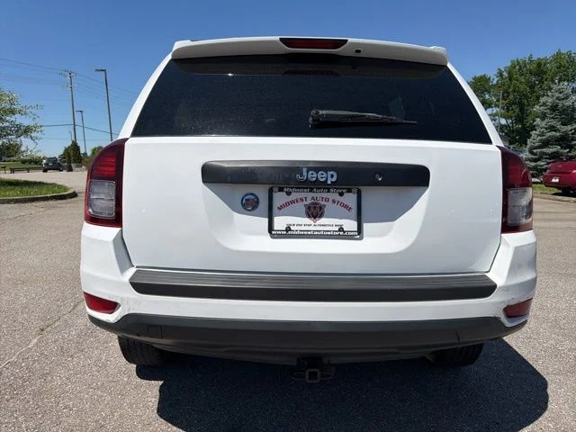 Used 2014 White Jeep Sport image 5