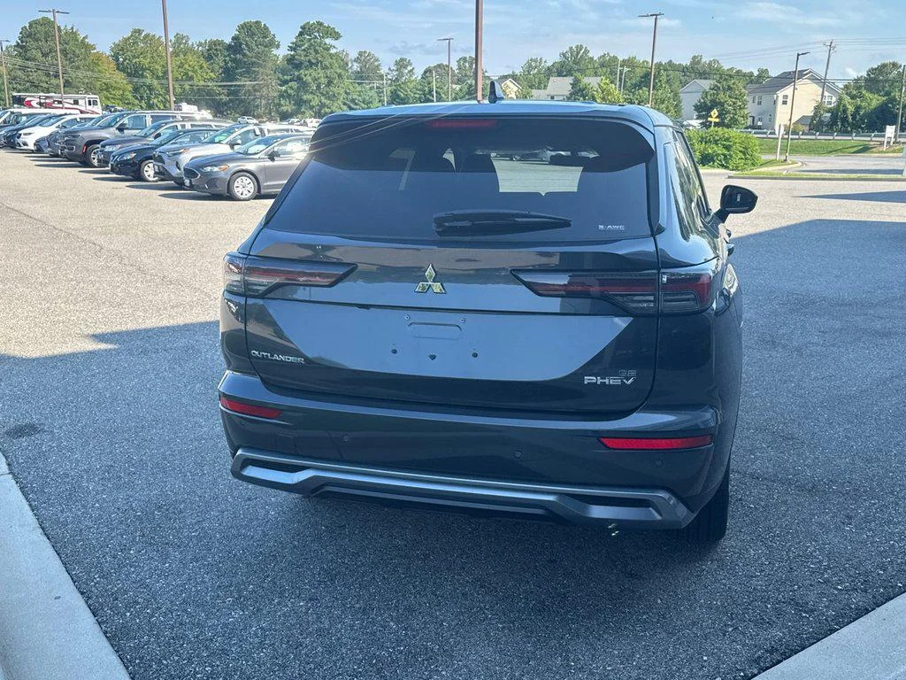 New 2026 Graphite Gray Mitsubishi SE S-AWC image 5