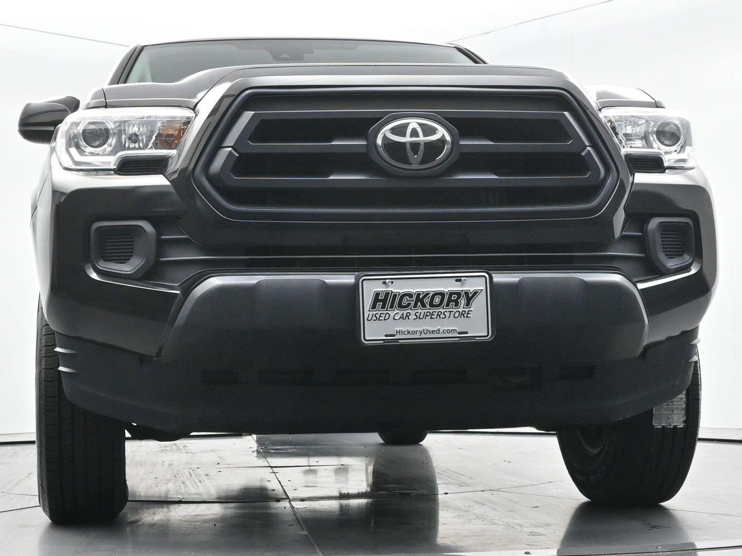 Used 2022 Midnight Black Metallic Toyota SR image 40