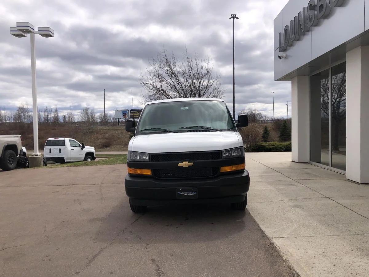 New 2026 White Chevrolet Rwd 3500 135 image 3