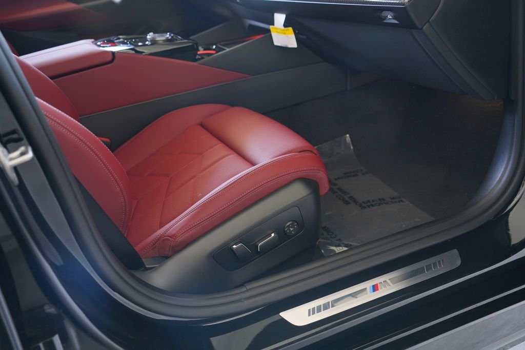 New 2027 Black Sapphire Metallic BMW 550e xDrive image 21