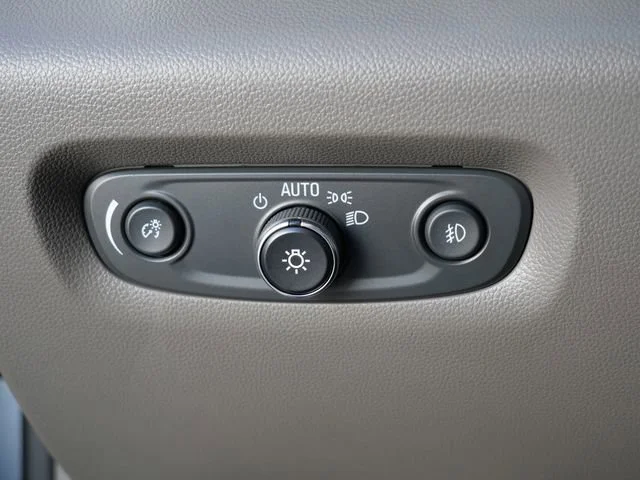 2021 Chevrolet Traverse Premier - Photo 19