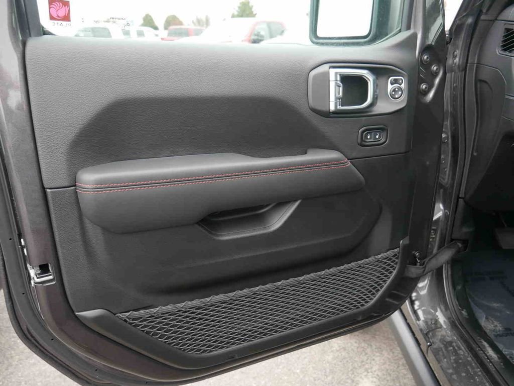 New 2026 Granite Crystal Metallic Clearcoat Jeep Rubicon image 27
