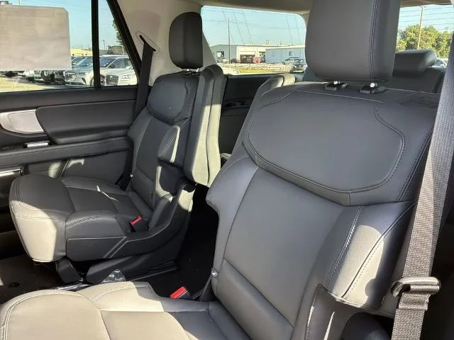 New 2026 Oxford White Ford Active image 41