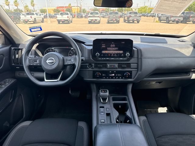 Used 2025 White Nissan S image 13