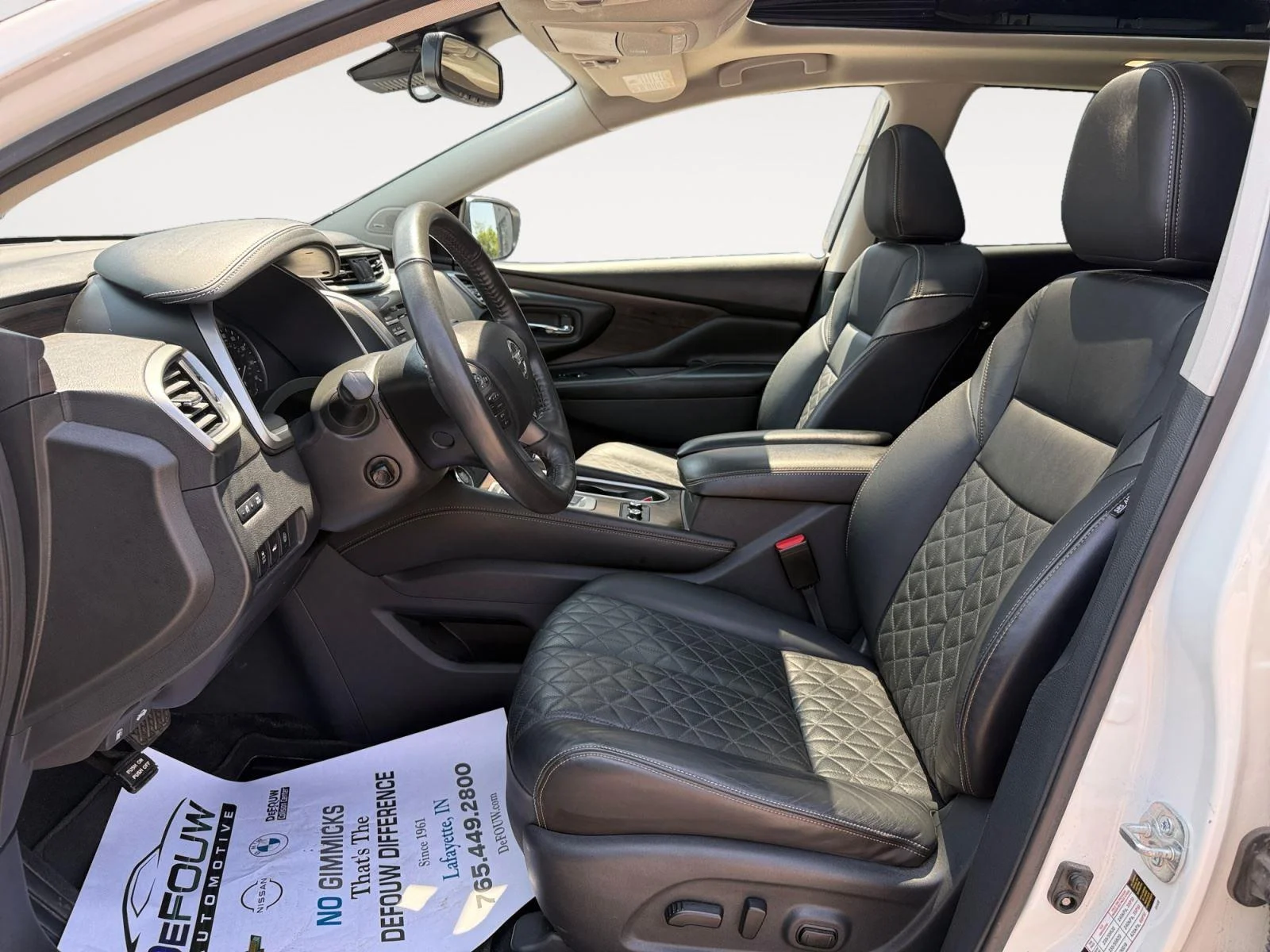 Used 2022 WHIE Nissan Platinum image 10