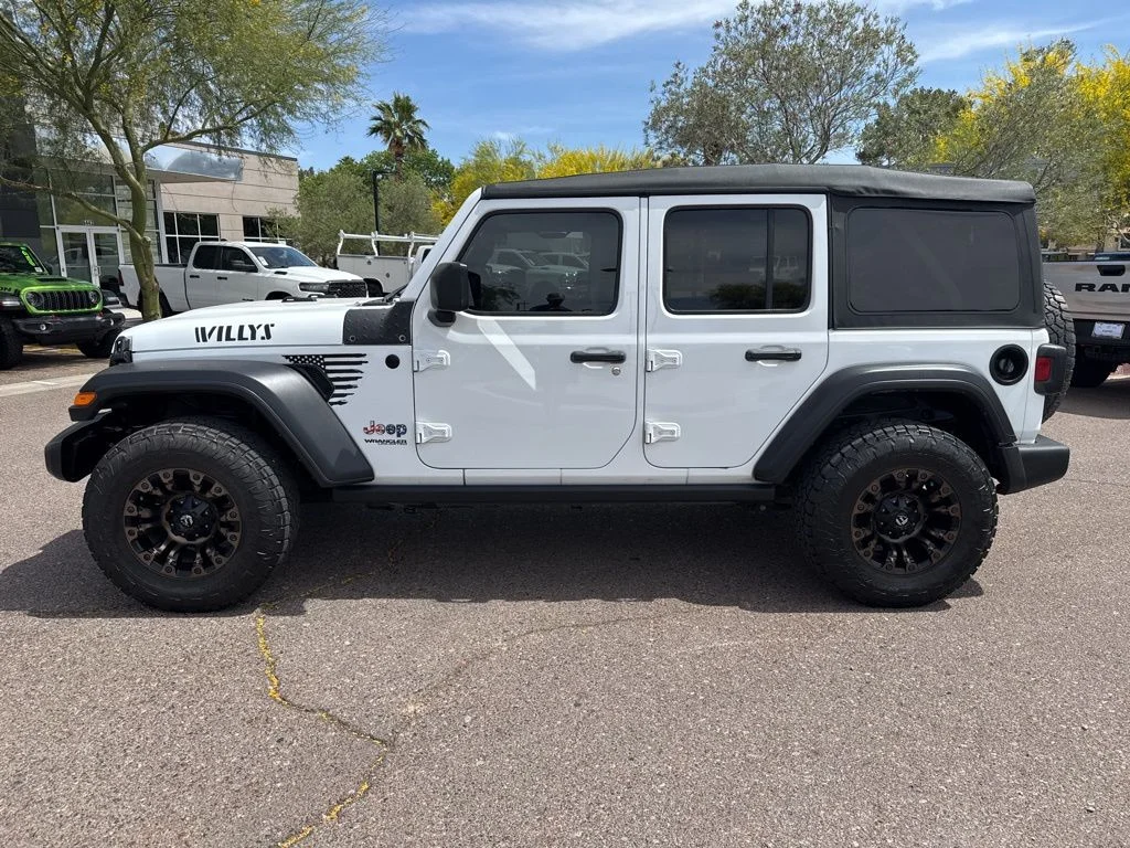 Used 2022 White Jeep Unlimited Willys image 5
