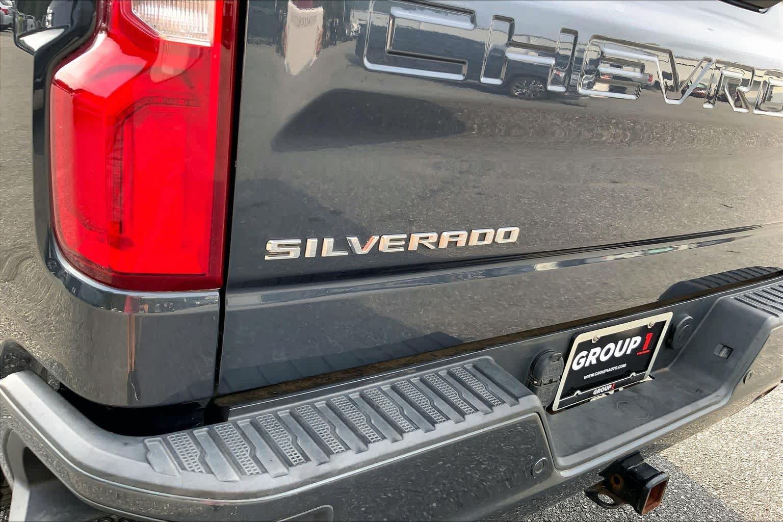 Used 2021 Shadow Gray Metallic Chevrolet RST image 28