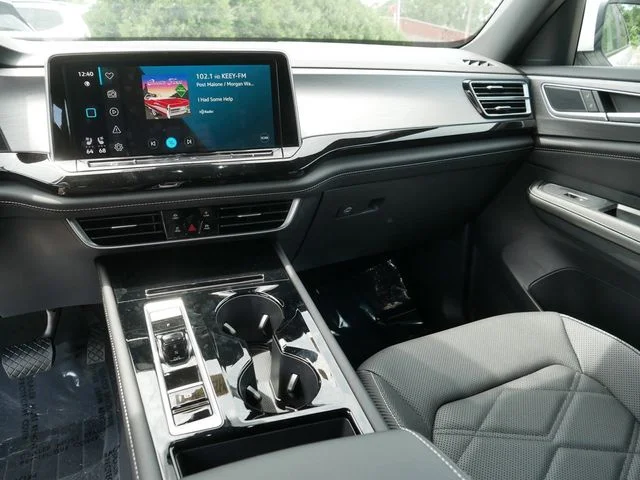 New 2026 White Volkswagen 2.0T SE w/Technology image 10