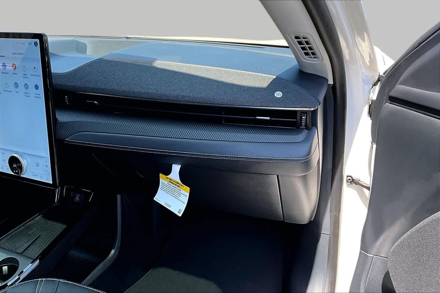 Used 2023 Star White Metallic Tri-Coat Ford Premium image 18
