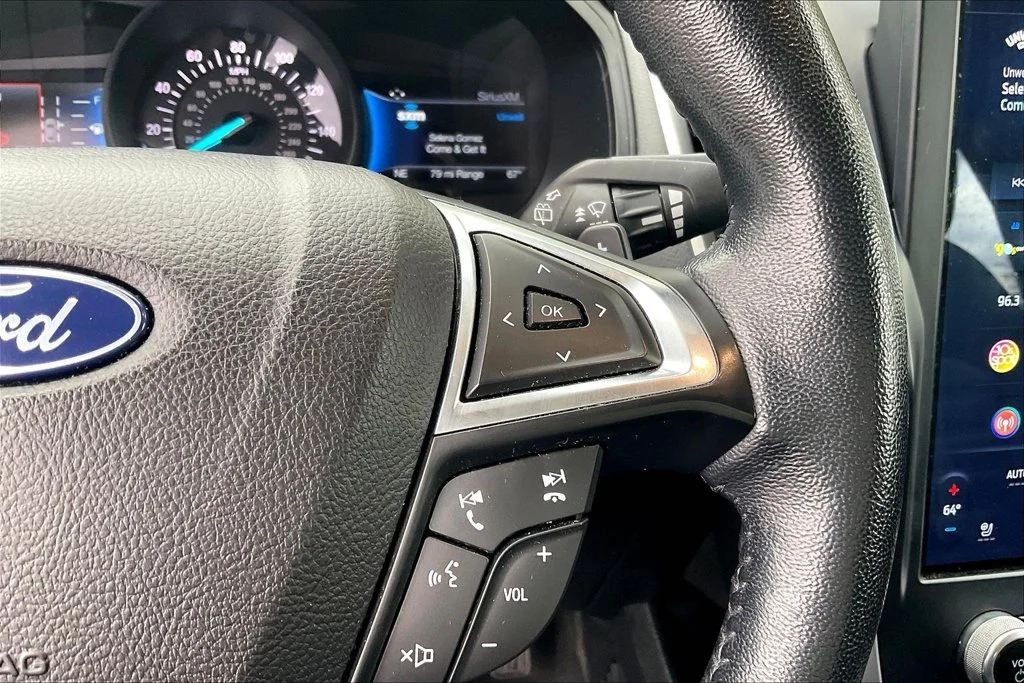 Used 2022 Gray Ford SEL image 19