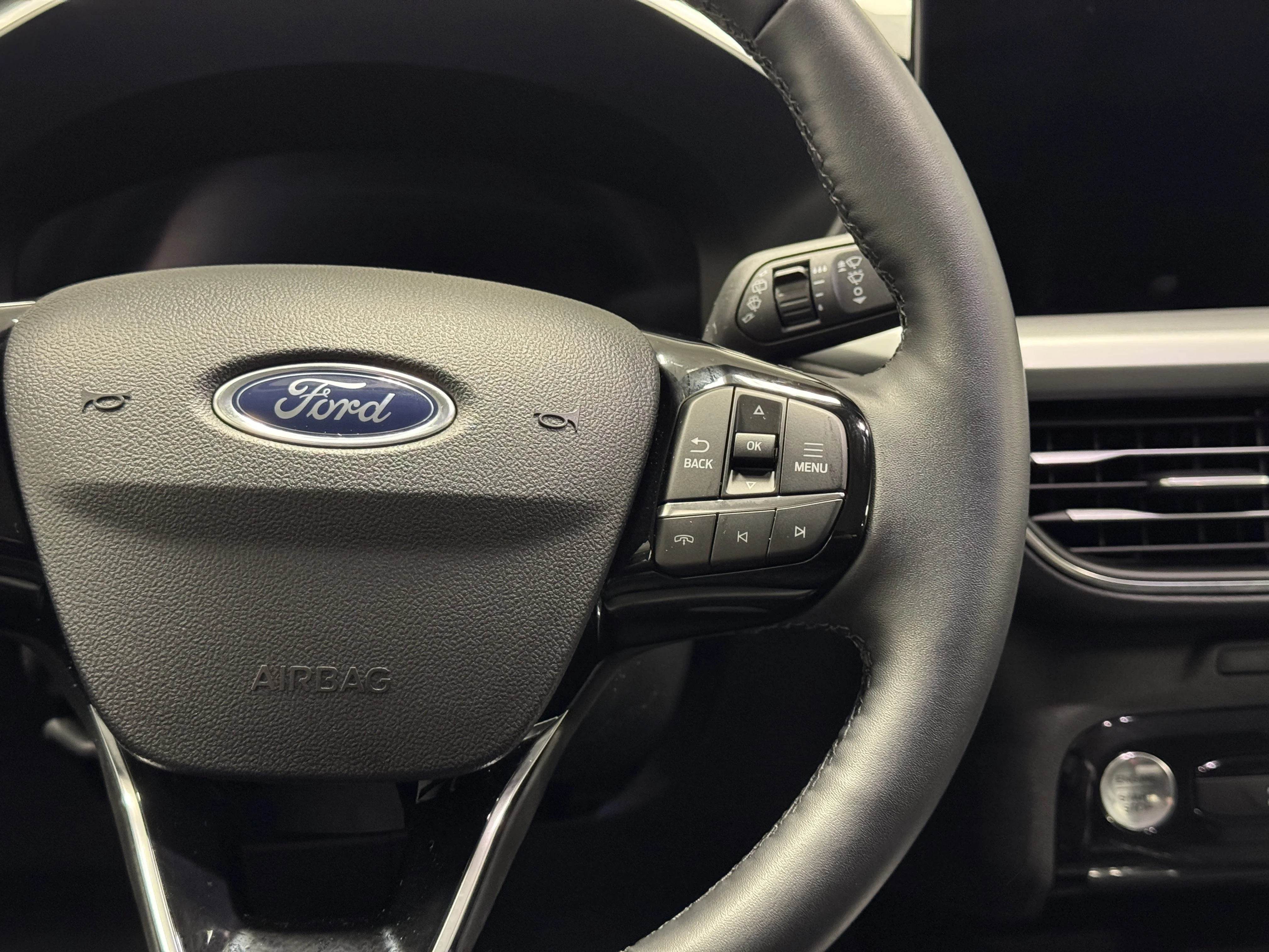 Used 2025 Space Silver Metallic Ford Platinum image 22