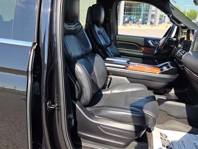 Used 2019 Black Lincoln Reserve image 15