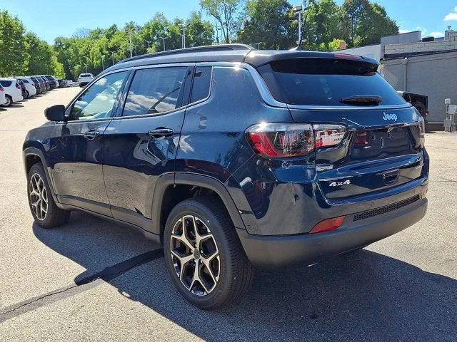 New 2026 Fathom Blue Pearl-Coat Exterior Paint Jeep Limited image 3