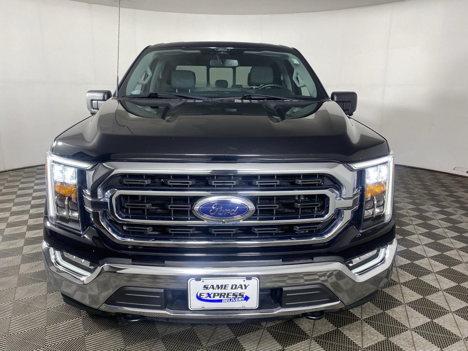 Used 2022 Agate Black Ford XLT image 2