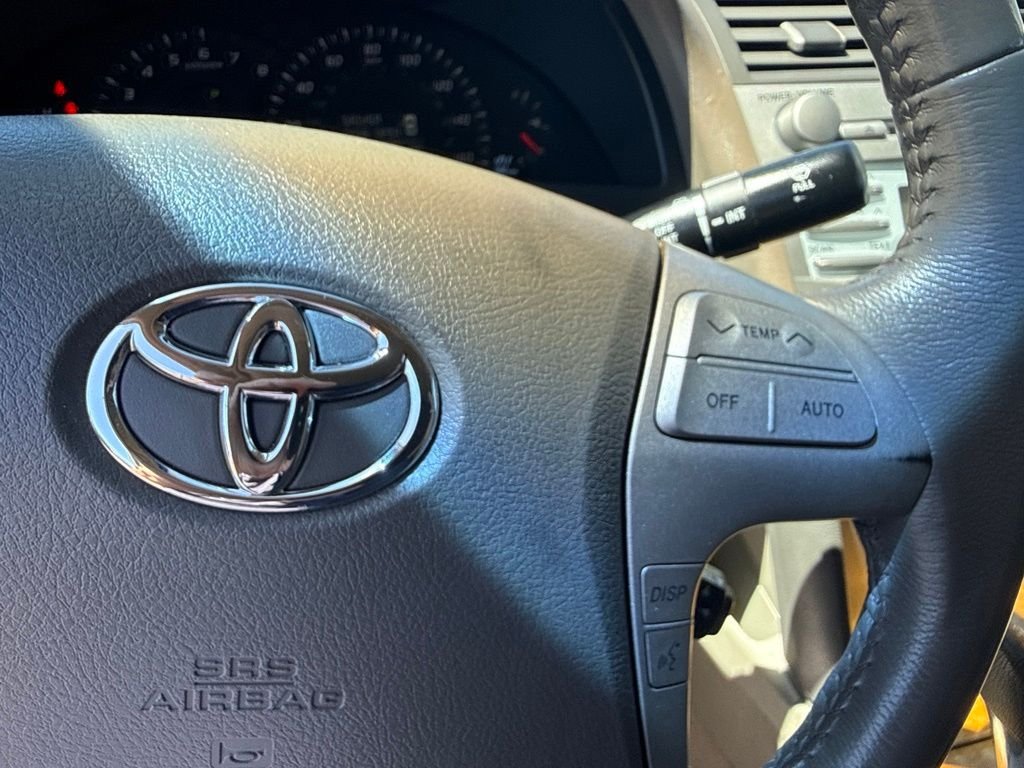 Used 2007 Red Toyota XLE image 24