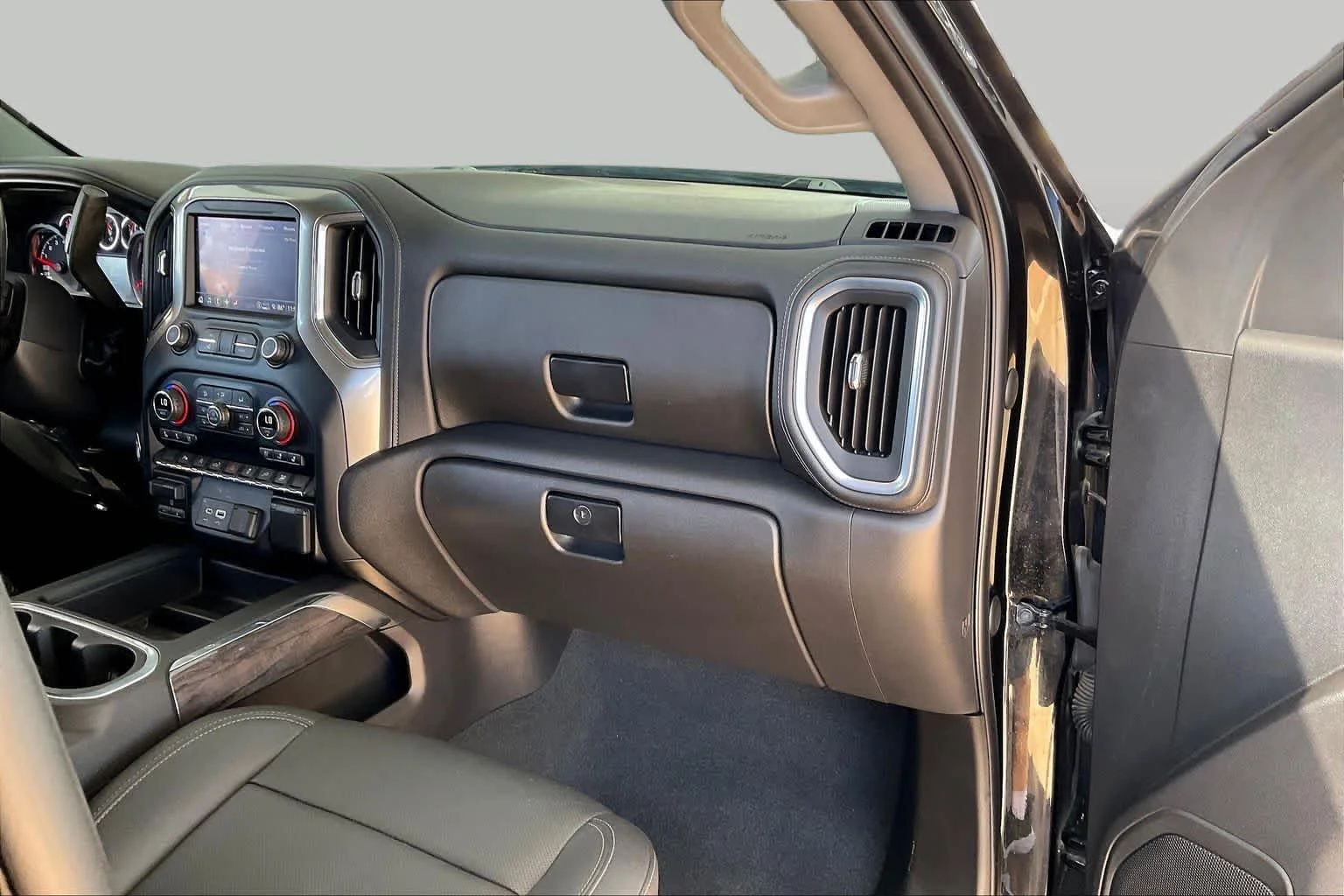 Used 2021 Black Chevrolet LTZ image 17