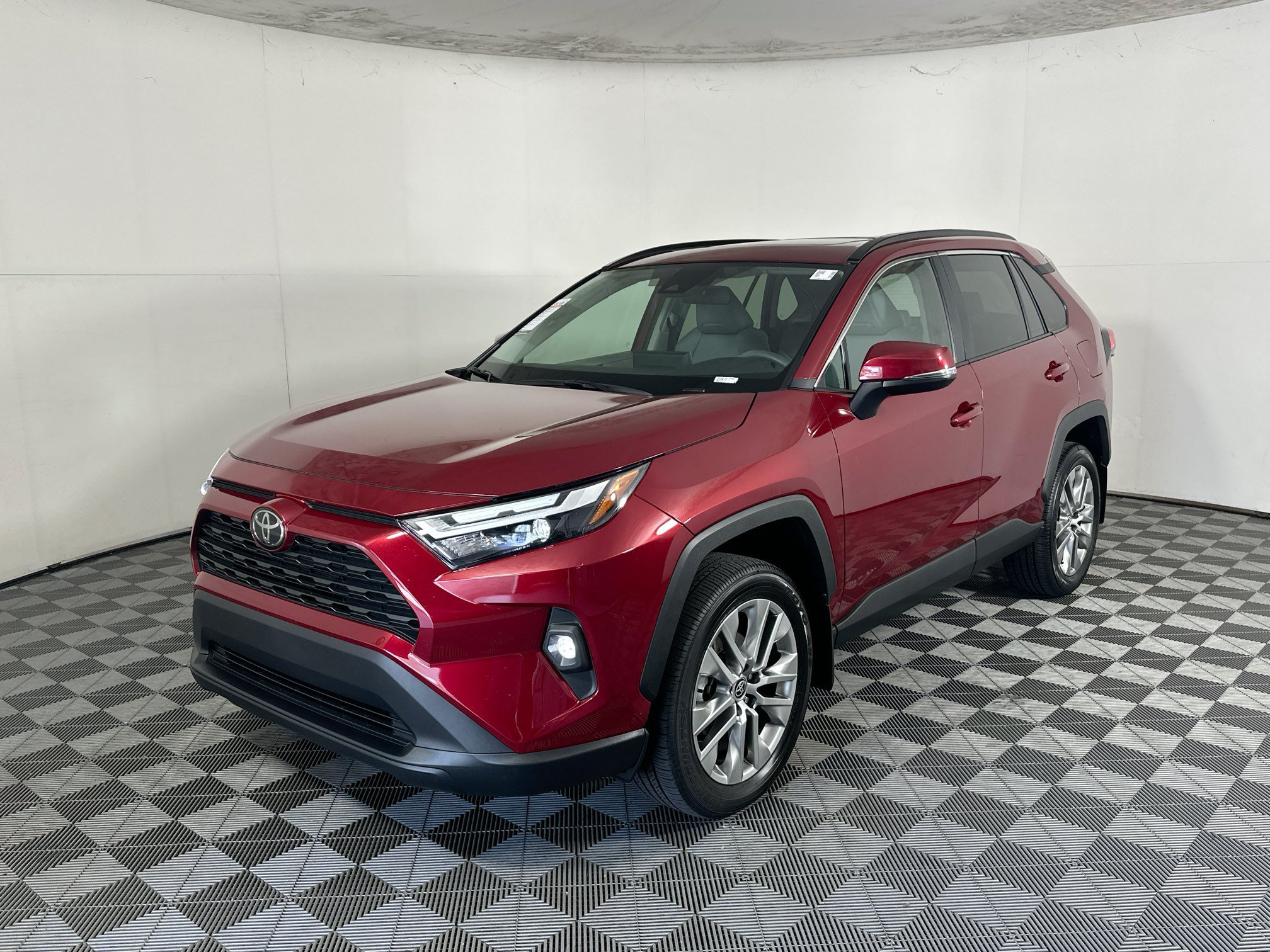 Used 2024 Pearl Toyota XLE Premium image 7