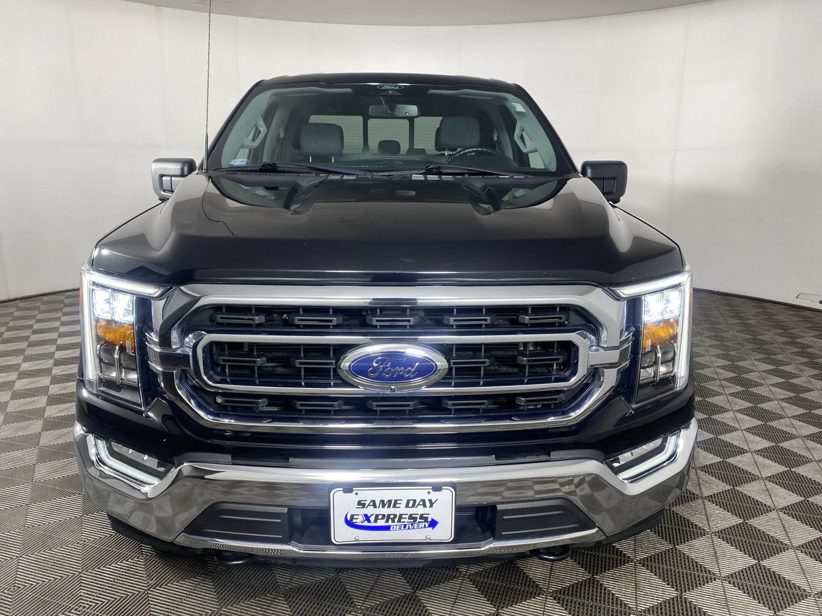 Used 2022 Agate Black Ford XLT image 2